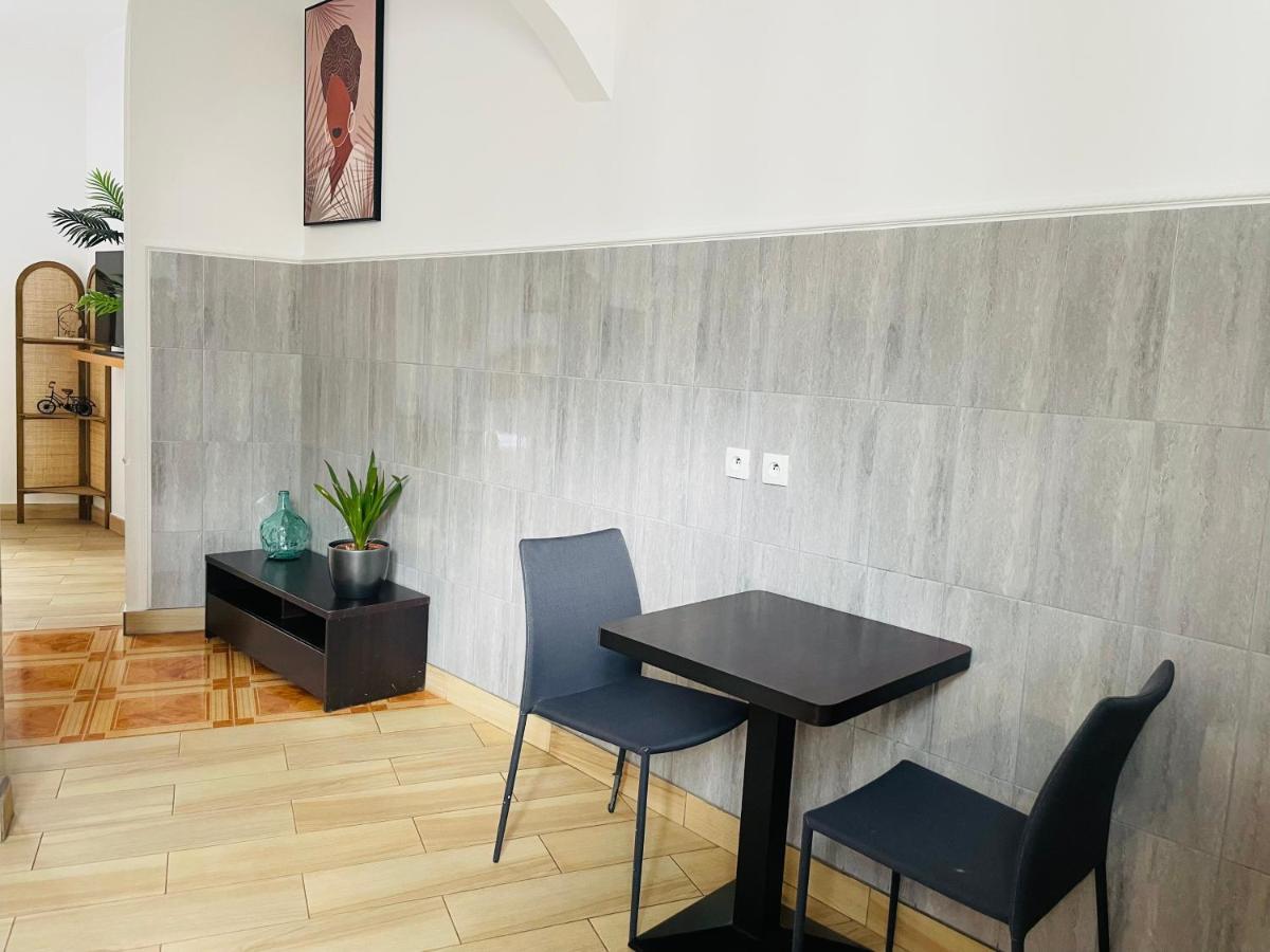 נאנסי Les Appartements Du Village מראה חיצוני תמונה